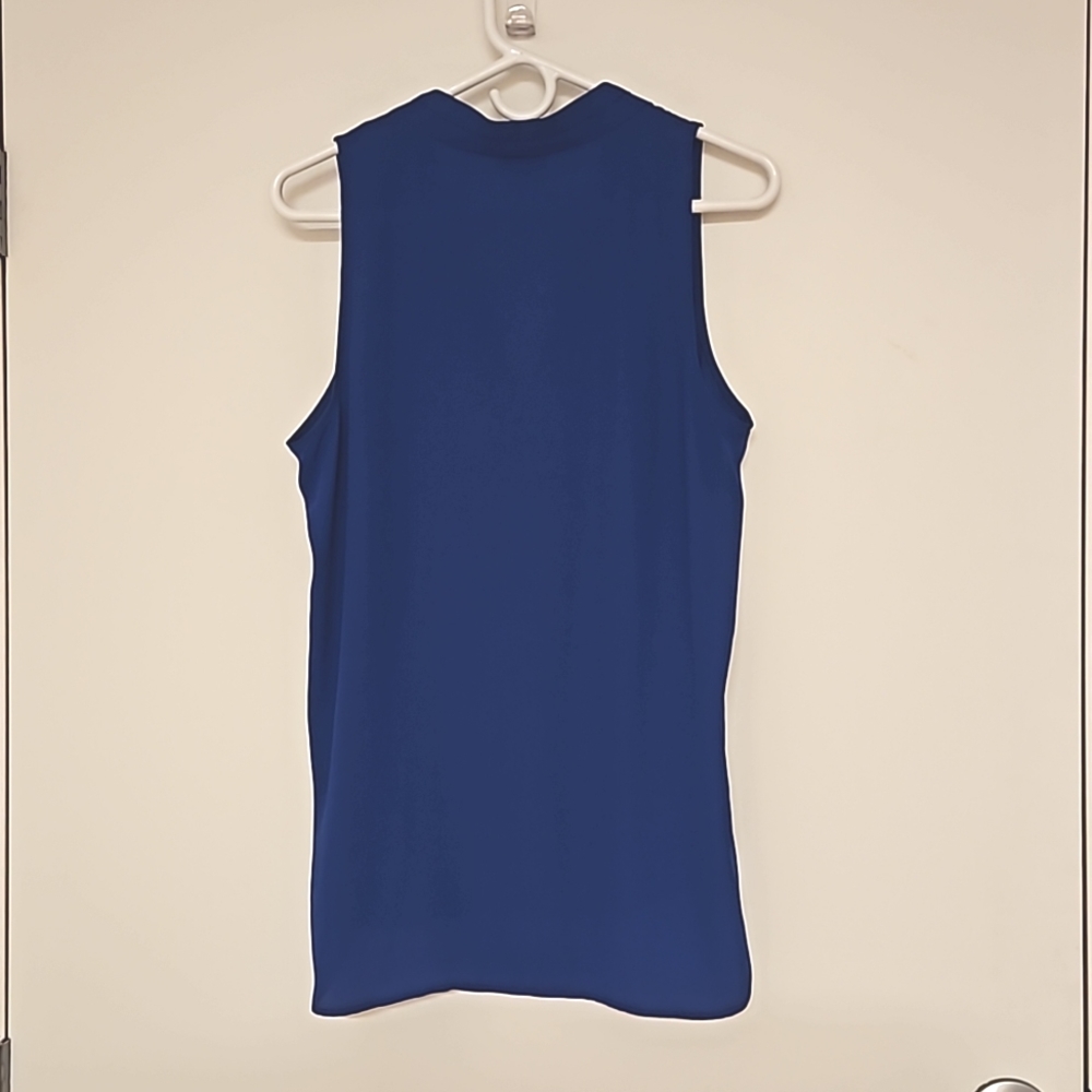 VINCE CAMUTO sleeveless royal blue tank top Medium v neck flowy - Picture 7 of 7